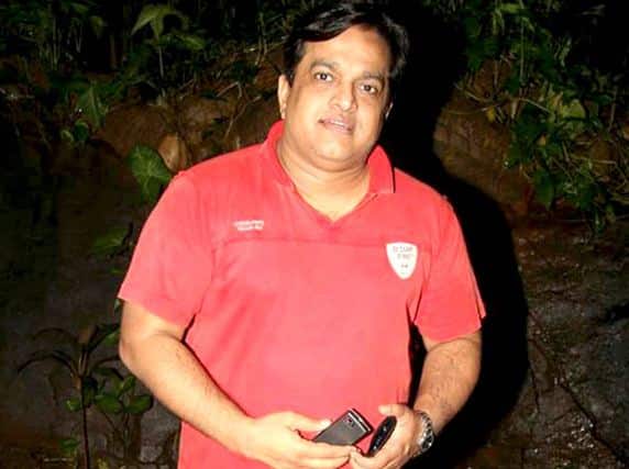 बॉलीवुड कॉमेडियन विवेक शॉक की 10 जनवरी 2011 को 47 वर्ष की उम्र में दिल का दौरा पड़ने से मौत हो गईं. विवेक शॉक न केवल एक अच्छे कॉमेडियन थे बल्कि एक अच्छे अभिनेता, लेखक और गायक भी थे. फिल्मों के साथ-साथ प्रसिद्ध कॉमेडियन जसपाल भट्टी के साथ 'उल्टा पुल्टा' और 'फ़्लॉप शो' जैसे शो में भी उन्हें देखा गया. 