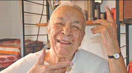 बॉलीवुड की प्यारी अभिनेत्री, डांसर और कोरियोग्राफर जोहरा सहगल ने 60 साल के अपने कैरियर के दौरान कई फिल्मों में अभिनय किया. इनका निधन 102 साल की उम्र में हार्ट फेल होने से जुलाई 2014 में हो गया. 