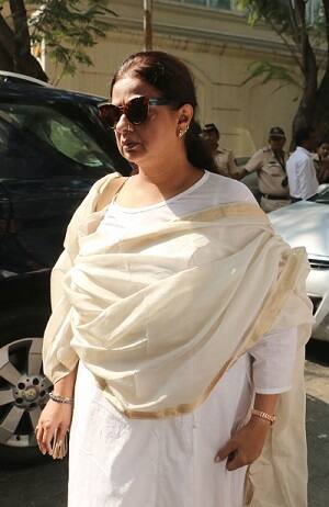 नीलिमा आजमी भी श्रीदेवी के निधन की खबर से काफी शॉक्ड रह गई और उन्होंने भी श्रीदेवी के घर का रुख किया.