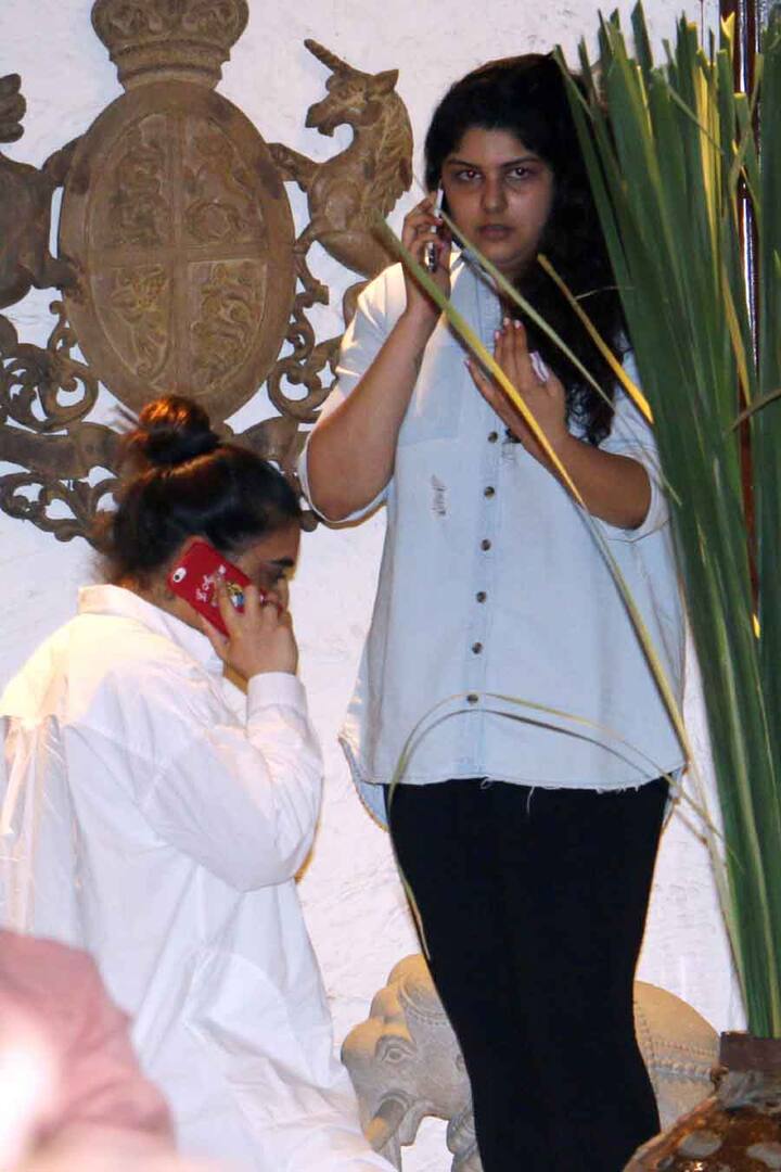 अर्जुन कपूर के बाद अनिल कपूर के घर पर उनकी बहन अंशुला भी पहुंचीं.