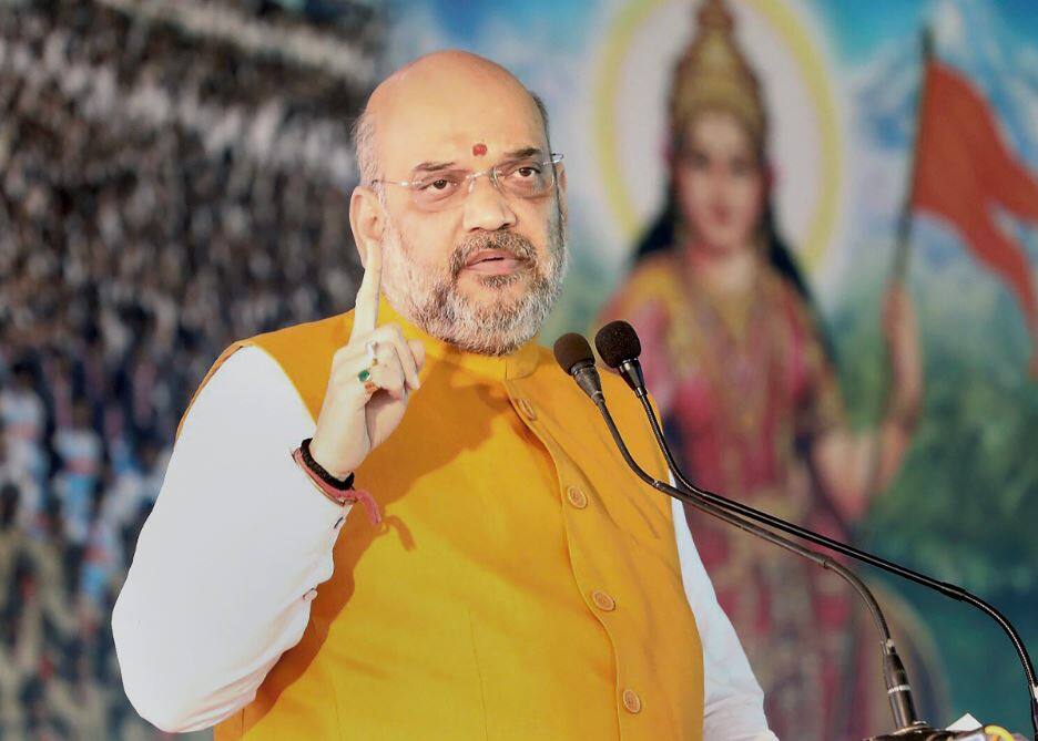 PNB स्कैम: शाह का राहुल पर पलटवार, बोले- मोदी सरकार से पहले इतनी सख्त कार्रवाई किसी ने नहीं की PNB Scam: Amit Shah attacks Rahul Gnadhi, said Modi Govt most stringent of actions PNB स्कैम: शाह का राहुल पर पलटवार, बोले- मोदी सरकार से पहले इतनी सख्त कार्रवाई किसी ने नहीं की