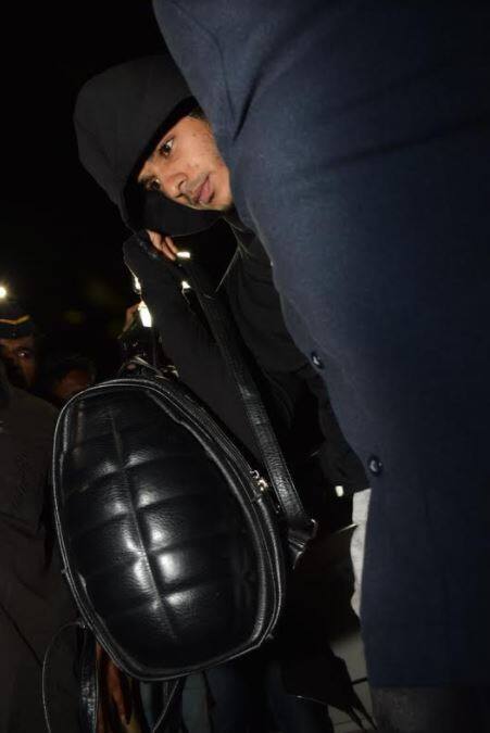 ऐसे में श्रीदेवी के निधन की खबर जानने के बाद ईशान जाह्न्वी से मिले बिना नहीं रह पाए. (तस्वीर: मानव मंगलानी)