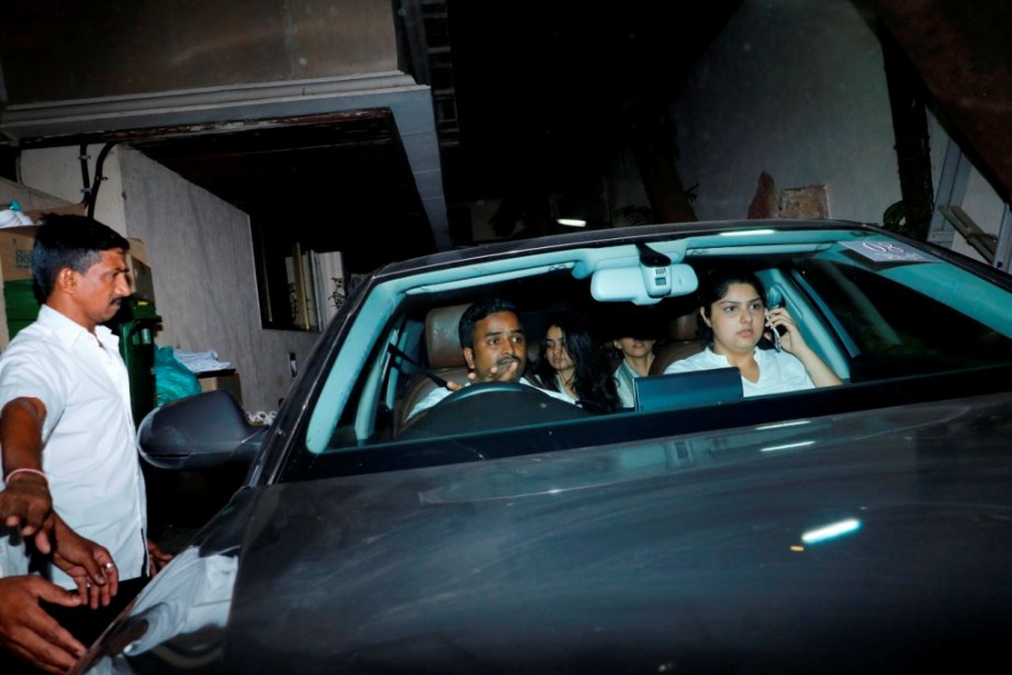 श्रीदेवी के परिवार की ओर से आए बयान के मुताबिक श्रीदेवी का अंतिम संस्कार आज (28 फरवरी) दोपहर 3.30 बजे होगा.