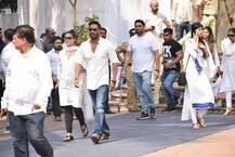 पत्नी काजोल के साथ श्रीदेवी का अंतिम दर्शन करने पहुंचे अजय देवगन, देखें तस्वीरें