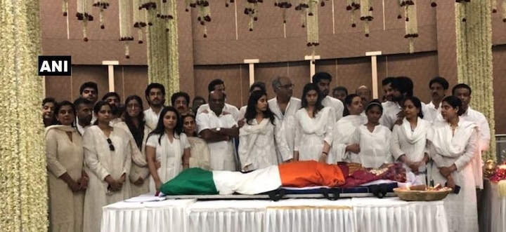 guard of honour for Sridevi funeral राजकीय सम्मान के साथ हो रही है श्रीदेवी की अंतिम विदाई