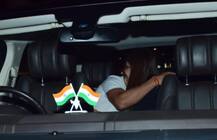 PHOTOS: पत्नी अनुष्का शर्मा को एयरपोर्ट पर PICK करने पहुंचे विराट कोहली, कार में बैठते ही जोर से किया हग