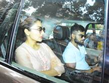 PHOTOS: अंतिम संस्कार के बाद श्रीदेवी के घर पति विराट कोहली संग पहुंची अनुष्का शर्मा, परिवार को दी सांत्वना