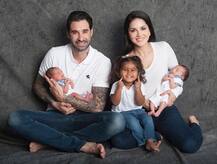 जुड़वा बेटों की मां बनीं सनी लियोनी, सोशल मीडिया पर पोस्ट की पूरे परिवार की तस्वीर