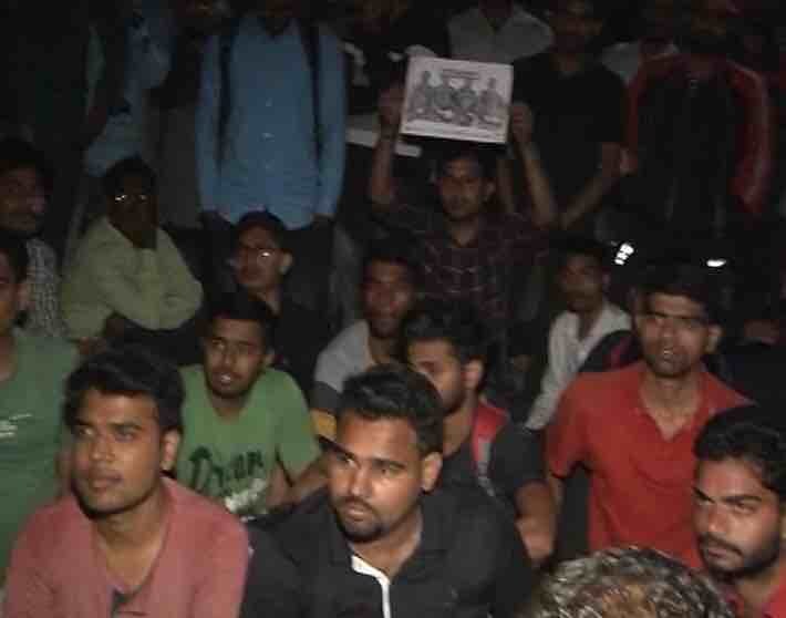 Rajnath Singh says CBI to probe SSC paper leak, urges candidates to call off protest प्रदर्शनकारी छात्र घर जाएं और SSC पेपर लीक मामले में CBI जांच के नतीजों का इंतज़ार करें: राजनाथ