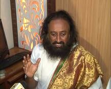 सीरिया बयान पर बवाल बढ़ने के बाद श्री श्री रविशंकर ने दी सफाई, ओवैसी ने भी साधा था निशाना