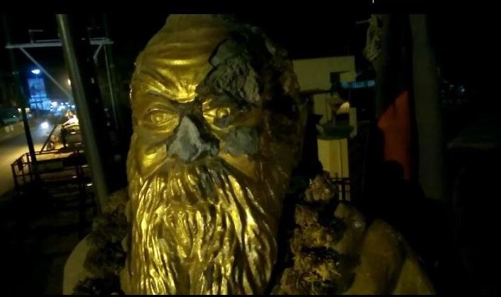 After Lenin, the idol of Periyar was damaged in Tamil Nadu, two persons arrested लेनिन के बाद अब तमिलनाडु में पेरियार की मूर्ति को पहुंचाया गया नुकसान, दो व्यक्ति गिरफ्तार