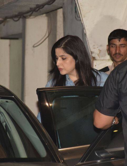 श्रीदेवी बोनी कपूर के साथ मिलकर जाह्नवी का बर्थजे सेलिब्रेट करने का प्लान बना रही थी. बोनी कपूर मे बताया था कि वो इसी के लिए शॉपिंग करने दुबई में भी रूकी थी. (तस्वीर: मानव मंगलानी)