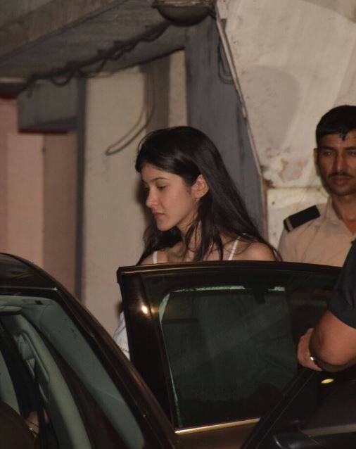 बेटी के जन्दिन से करीब 10 दिन पहले श्रीदेवी ने दुनिया को अलविदा कह दिया जिसके जाह्नवी ने मां के बिना ये पहला जन्मदिन मनाया. (तस्वीर: मानव मंगलानी)