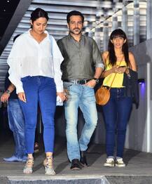 PHOTOS: पत्नी के साथ डिनर डेट के बाद स्पॉट हुए इमरान हाशमी, बेहद खुश नजर आए