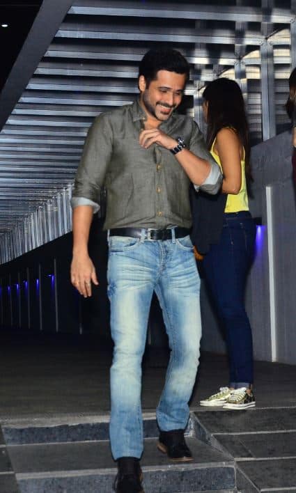 इस दौरान इमरान पत्नी के साथ काफी खुश नजर आ रहे थे. (तस्वीर: मानव मंगलानी)