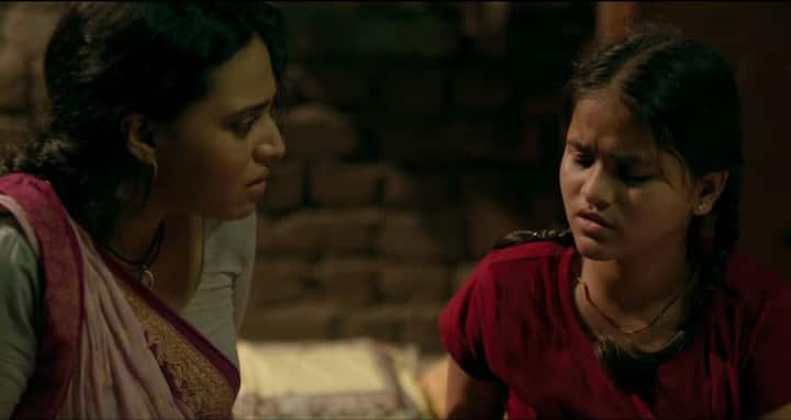 2016 में आई अश्विनी अय्यर तिवारी की फिल्म 'निल बटे सन्नाटा' ने सभी का दिल जीत लिया था. फिल्म की कहानी एक ऐसी सिंगल मदर और उसकी बेटी पर आधारित है. फिल्म में बेटी मैथ्स से दूर भागती है और पढ़ाई की अहमियत समझाने और मोटिवेट करने के लिए उसकी मां भी स्कूल में एडमिशन ले लेती है. फिल्म में स्वरा भास्कर के काम की जमकर तारीफ हुई थी. 
