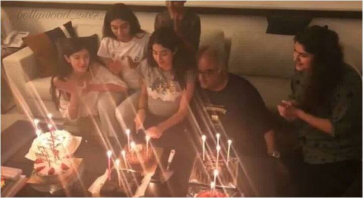 दिवंगत अभिनेत्री श्रीदेवी की बेटी जाह्न्वी कपूर 21 साल की हो गईं. हर साल श्रीदेवी अपनी इस बड़ी बेटी के बर्थडे को स्पेशल बनाने में कोई कसर नहीं छोड़ती थीं लेकिन इस साल साल जाह्नवी के पापा बोनी कपूर ने उनका बर्थडे सेलिब्रेट किया.