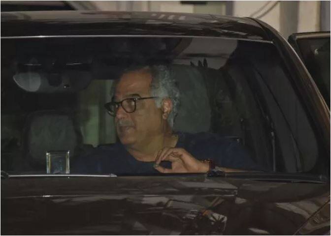 श्रीदेवी बोनी कपूर के साथ मिलकर जाह्नवी का बर्थडे सेलिब्रेट करने का प्लान बना रही थी. बोनी कपूर मे बताया था कि वो इसी के लिए शॉपिंग करने दुबई में भी रूकी थी. (तस्वीर: मानव मंगलानी)