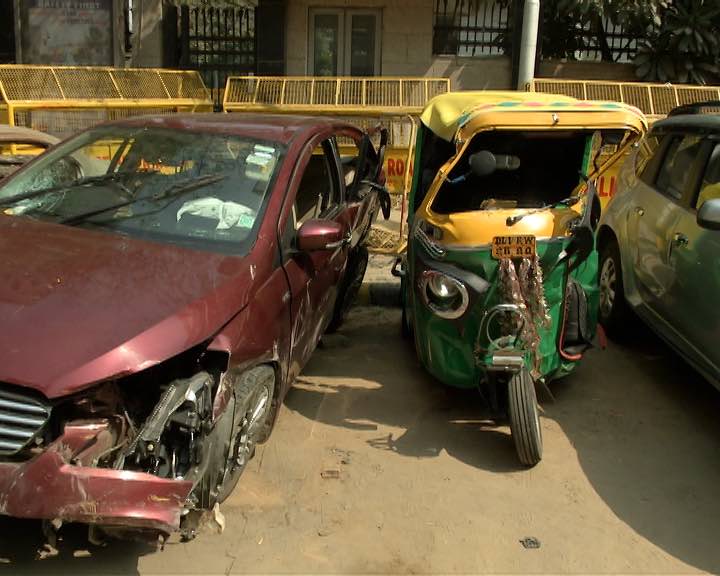 तेज रफ्तार से गाड़ी चला रहे नाबालिग ने ऑटो चालक को कुचला, मौके पर ही हुई मौत