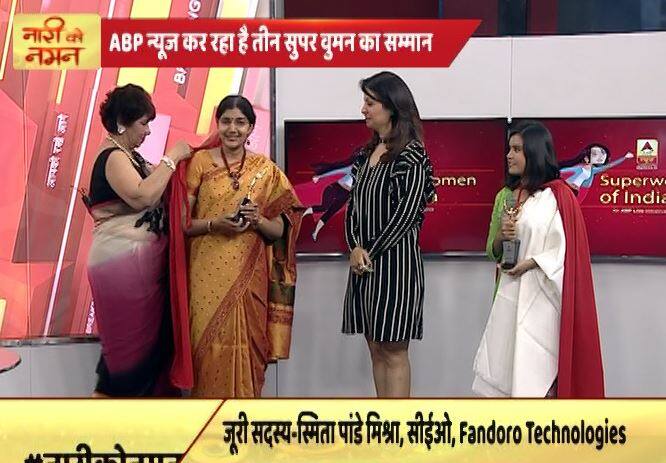 जयपुर की रहने वाली नीरजा पालीसेट्टी सूत्रकार क्रिएशन की संस्थापक हैं. इस संस्था की शुरूआत करीब डेढ़ साल पहले हुई थी. संस्था का उद्देश्य नए तरीके की हथकरघा बुनाई को बढ़ावा देना है. ये कागज और प्राकृतिक सामग्री के साथ ईको-टेक्सटाइल क्रिएशन तैयार करते हैं. नीरजा का जन्म आंध्र प्रदेश के पोंडुरा गांव में बुनकर परिवार में हुआ था. पोंडुरा बेहतरीन हथकरघा के सामान और खादी के लिए प्रसिद्ध है. पिछले 400 सालों से ये परंपरा चलती चली आ रही है. नीरजा ने इसी परंपरा को एक नए अंदाज में किया है. 