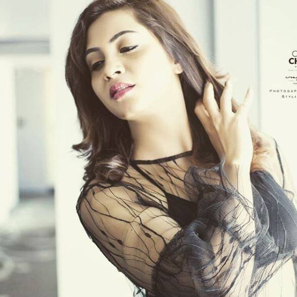 समता नगर पुलिस स्टेशन के सीनियर इंस्पेक्टर अनिल माने ने बताया कि अर्शी खान के खिलाफ शिकायत दर्ज की गई है. पुलिस मामले की जांच कर रही है. 