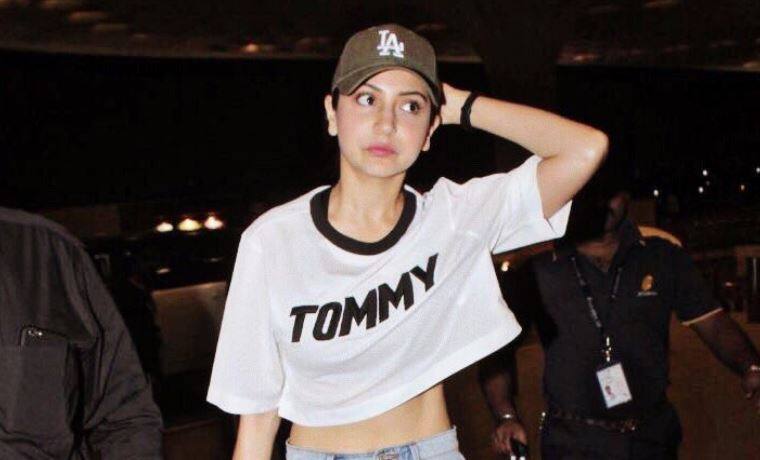 Actress Anushka Sharma slammed a leading newspaper for publishing a fabricated interview जानें क्यों अखबार पर फूटा अनुष्का का गुस्सा, ट्विटर पर जमकर लताड़ा