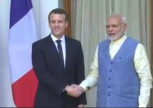 भारत दौरे पर हैं फ्रांस के राष्ट्रपति- जानें, उनकी और उनसे 24 साल बड़ी उनकी पत्नी की अनोखी प्रेम कहानी