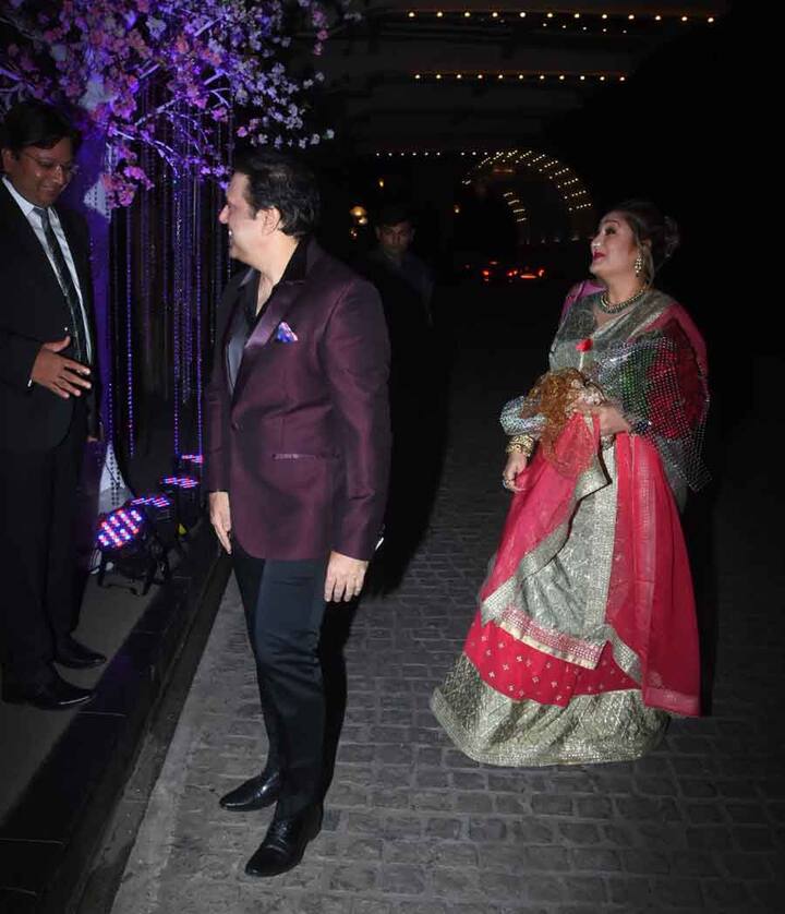 पार्टी में शिरकत करने जाते गोविंदा. 