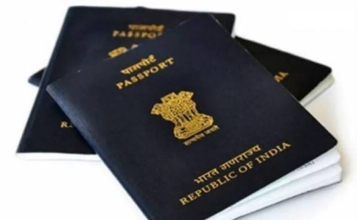 नया पासपोर्ट बनवाने के लिए सबसे पहले ऑनलाइन फॉर्म भरें. कृपया पासपोर्ट फॉर्म में अपना नाम, पता और अन्य जानकारियां बेहद सावधानी से भरें.