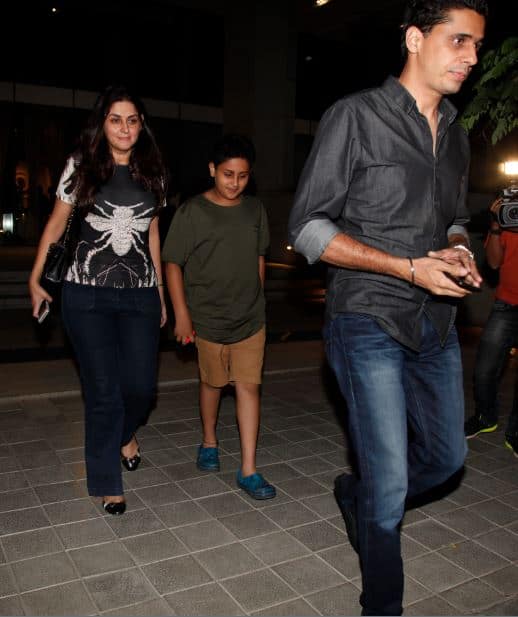 सिद्धार्थ के बड़े भाई भाभी और उनका बेटा. (तस्वीर: मानव मंगलानी)