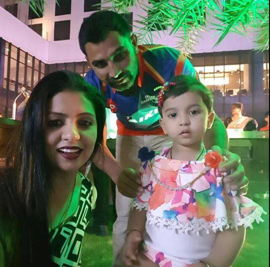 हालांकि इस विवाद के इतना बड़ा होने के बाद भी शमी अपनी पत्नी से उतना ही प्यार करते हैं, उन्होंने कहा कि 'साल 2012 में हम लोग मिले थें, 2014 में शादी हुई है, आज तक हम लोग साथ हैं, एक दूसरे के साथ खड़े हैं. एक दूसरे को पता है कि हम दोनों एक दूसरे से कितना प्यार करता हैं. वही विश्वास आज भी मेरे पास है, मैं इस चीज़ को बचाने की कोशिश आखिरी समय तक करूंगा. इसके साथ ही शमी ने ये उम्मीद भी जताई कि एक बार फिर से उनका परिवार पहले जैसे स्थिति में आ जाए.