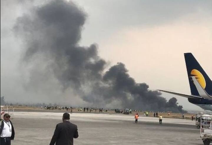   जैसे ही प्लेन जमीन से टकराया धुएं का बादल आसमान में छा गया. मौके पर बचाव और राहत दल पहुंच गया है. अग्निशमन दल भी मौके पर है. विमान की आग को बुझा दिया गया है.