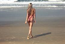 इस बॉलीवुड अदाकारा ने समुंदर किनारे बिखेरा अपनी हॉटनेस का जलवा