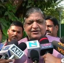 नरेश अग्रवाल ने जया बच्चन वाले बयान पर जताया खेद, अखिलेश ने की कार्रवाई की मांग