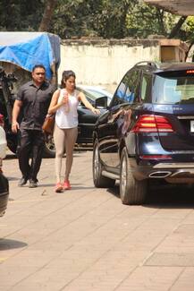 मां की मौत के बाद पहली बार फिटनेस रूटीन में आईं जाह्नवी कपूर, नजर आईं जिम के बाहर