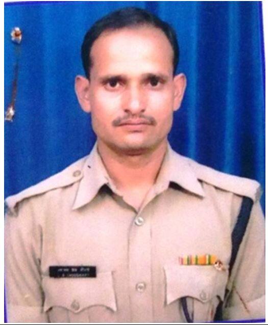 शहीद लक्ष्मण राजस्थान के अलवर जिले के सुंदरवादी गांव के रहने वाले थे. लक्ष्मण सुकमा में हेड कॉन्स्टेबल के पद पर तैनात थे.