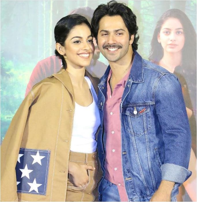 बॉलीवुड अदाकार वरुण धवन ने अपनी आने वाली फिल्म 'अक्टूबर' का ट्रेलर लॉन्च किया. फिल्म अप्रैल के महीने में रिलीज होगी. 