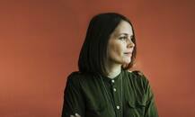 आइसलैंड: पहली लेस्बियन महिला PM वाले देश की दूसरी महिला PM हैं लेफ्ट ग्रीन मूवमेंट की अगुआ