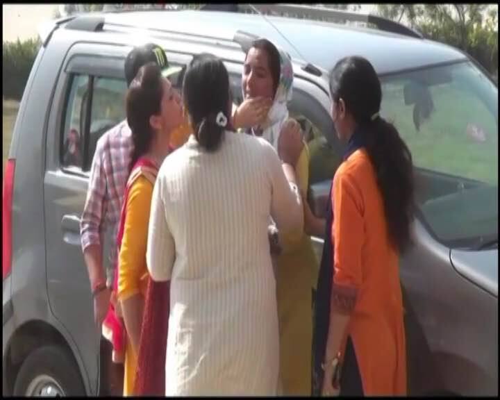 छेड़खानी करने से रोका तो बहन और बेटी के सामने ही कर दिया लेक्चरर का मर्डर