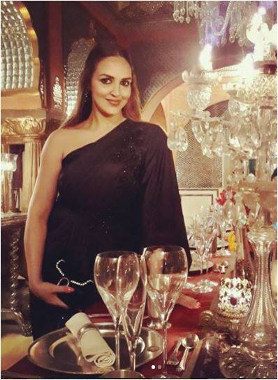 लंबे समय से बड़े पर्दे से गायब रहीं अभिनेत्री ईशा देओल एक बार फिर फिल्मों की तरफ लौटने को तैयार हैं. 