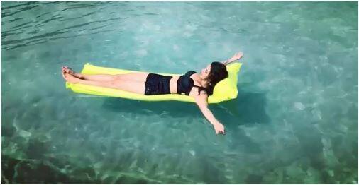 आशका ने अपने पति ब्रेंट गोबल के साथ बीच की तस्वीरें इंस्टाग्राम अकाउंट पर शेयर की हैं. 