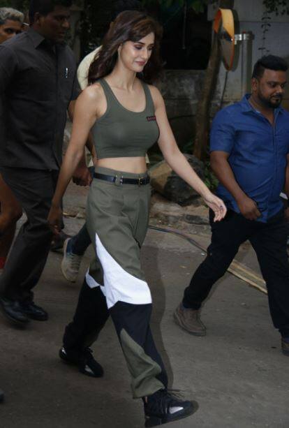 ‘बागी 2’ का ट्रेलर 21 फरवरी को यूट्यूब पर रिलीज किया गया था, तब से इसे 48 मिलियन यानी 4 करोड़ 80 लाख से भी ज्यादा बार देखा जा चुका है.