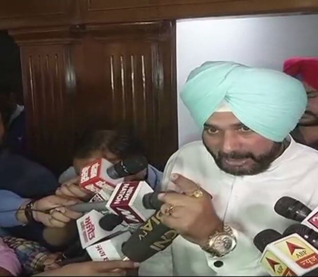Arvind Kejriwal-Bikram Singh Majithia apology row: Navjot Singh Siddhu says the apology will cause the end of AAP in Punjab बुजदिल केजरीवाल ने पंजाब के लोगों को धोखा दिया, राज्य में पार्टी ख़त्म हो जाएगी: सिद्धू