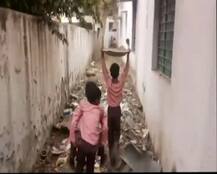 गाजियाबाद: यहां के सरकारी स्कूल में पढ़ाई की जगह ईंट ढोने में जुटा है बचपन