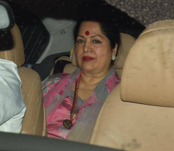 बेटी शिल्पा शेट्टी और शमिता शेट्टी के साथ सुनंदा शेट्टी भी इस फिल्म की स्पेशल स्क्रीनिंग में शामिल हुईं. (तस्वीर: मानव मंगलानी) 
