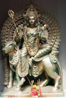 चैत्र नवरात्रिः मां शैलपुत्री की पूजा करते समय करें इन मंत्रों का जाप