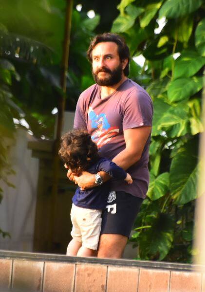 इस दौरान सैफ ने भी तैमूर के साथ जमकर मस्ती की. (तस्वीर: मानव मंगलानी)