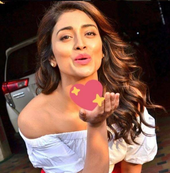 उन्होंने कई तमिल, तेलुगु, हिंदी और अंग्रेजी फिल्मों में भी काम किया हैं.