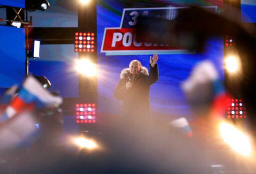 समाचार एजेंसी स्पुतनिक के मुताबिक, रविवार को हुए चुनाव में लगभग 5.55 करोड़ मतदाताओं ने पुतिन के समर्थन में वोट किया. . पुतिन के खिलाफ सात उम्मीदवार खड़े हुए थे. 