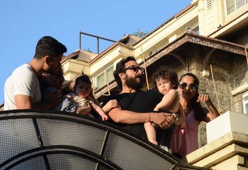 बता दें तैमूर दिसंबर में एक साल के हो गए है जबकि इनाया का जन्म सितंबर 2017 में हुआ था. (तस्वीर: मानव मंगलानी)